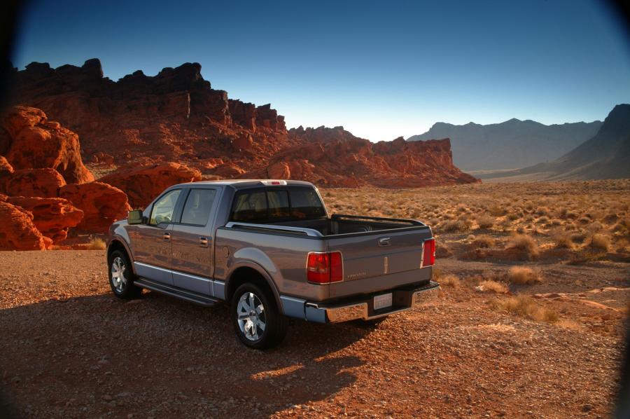  Lincoln Mark LT Concept 2006 года  (фото 9 из 74)